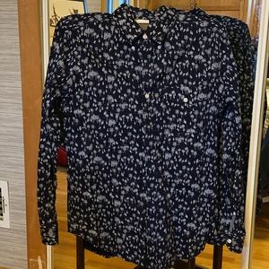 Winter pattern Gap men’s dress shirt, medium